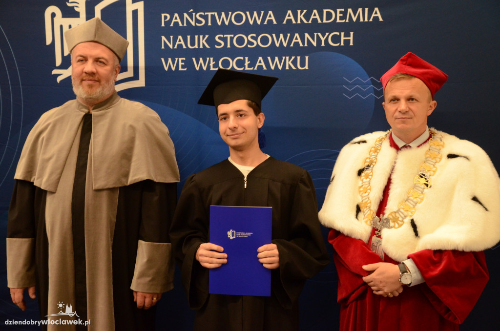 Wręczenie dyplomów absolwentom PANS we Włocławku