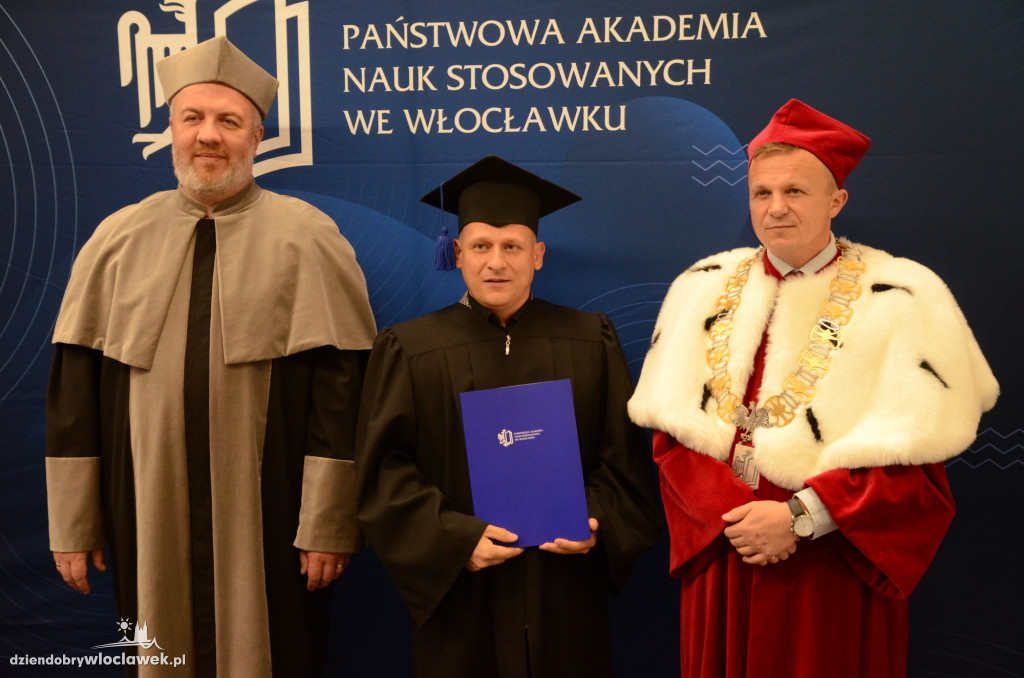 Wręczenie dyplomów absolwentom PANS we Włocławku