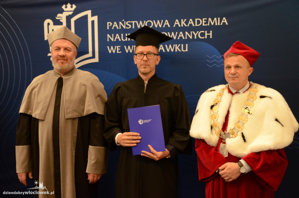 Wręczenie dyplomów absolwentom PANS we Włocławku
