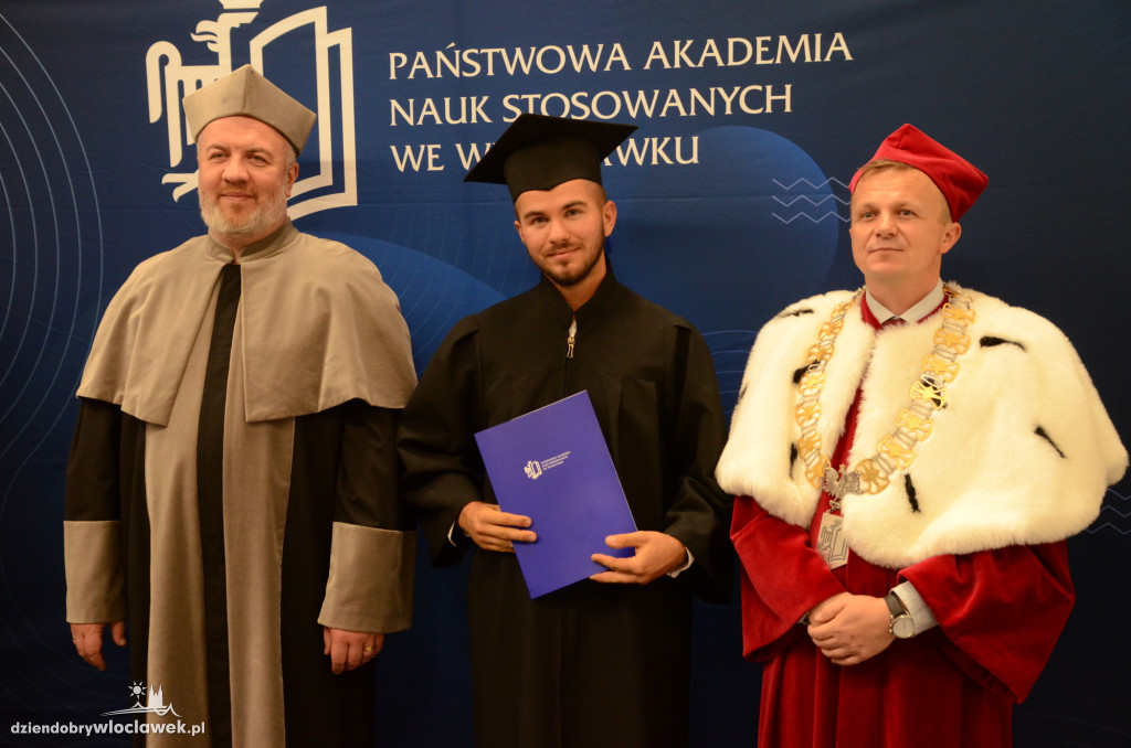 Wręczenie dyplomów absolwentom PANS we Włocławku