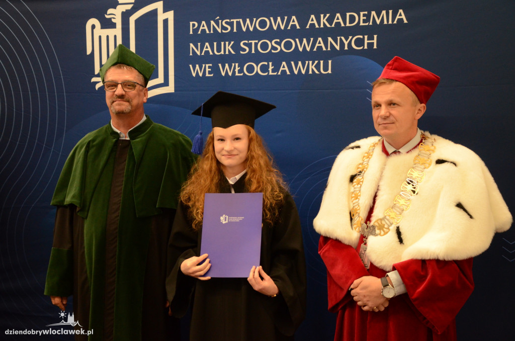 Wręczenie dyplomów absolwentom PANS we Włocławku