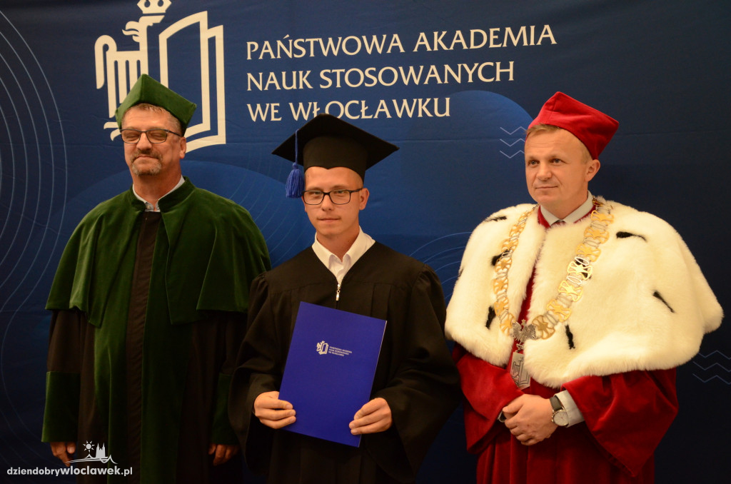 Wręczenie dyplomów absolwentom PANS we Włocławku