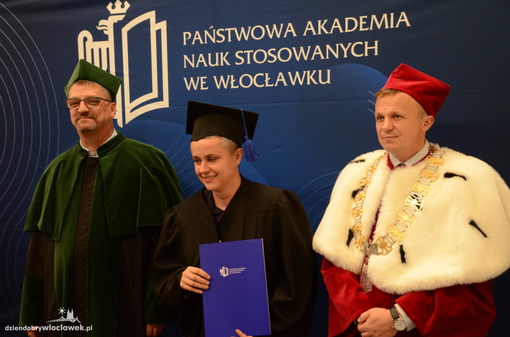 Wręczenie dyplomów absolwentom PANS we Włocławku