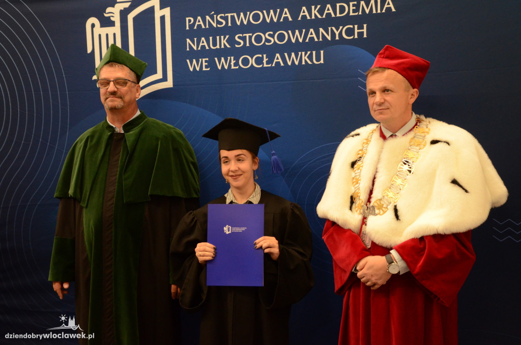 Wręczenie dyplomów absolwentom PANS we Włocławku