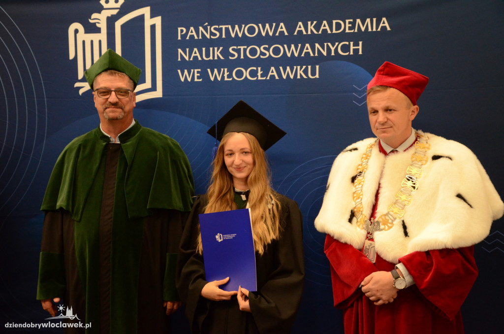 Wręczenie dyplomów absolwentom PANS we Włocławku