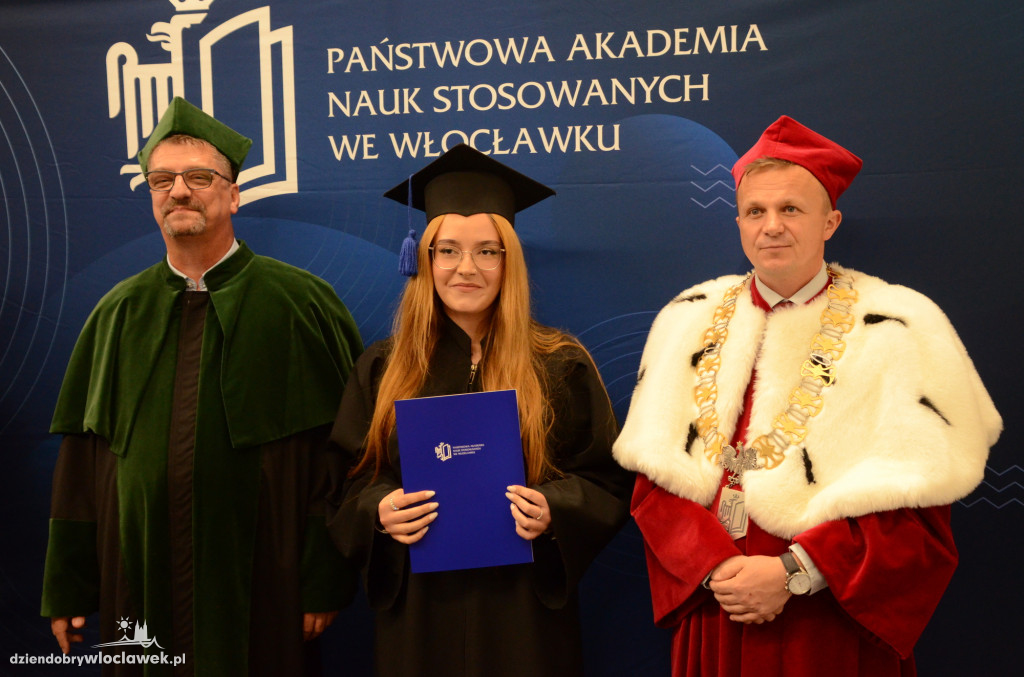 Wręczenie dyplomów absolwentom PANS we Włocławku