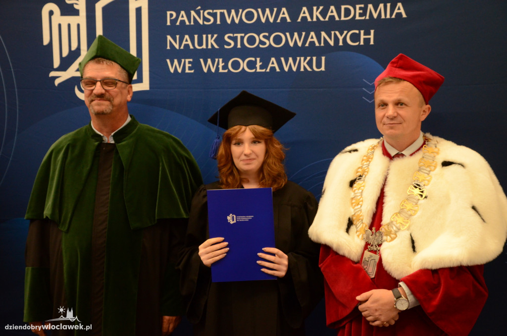 Wręczenie dyplomów absolwentom PANS we Włocławku