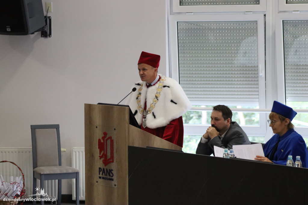 PANS wykształciła nowe pielęgniarki. Tak odbierały dyplomy (FOTO)