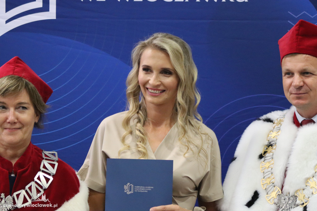 PANS wykształciła nowe pielęgniarki. Tak odbierały dyplomy (FOTO)