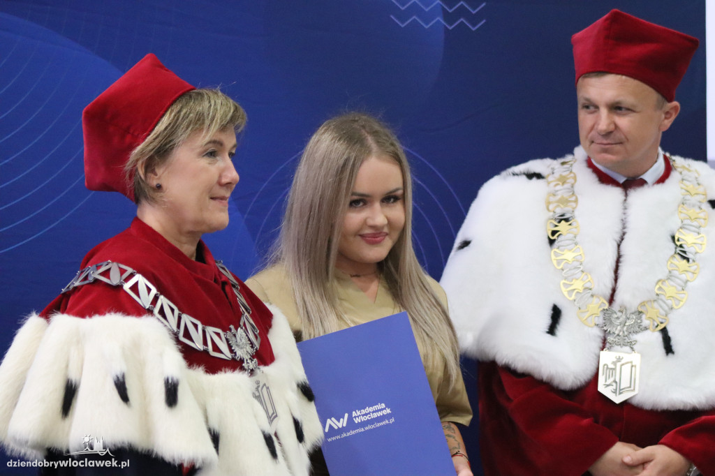PANS wykształciła nowe pielęgniarki. Tak odbierały dyplomy (FOTO)