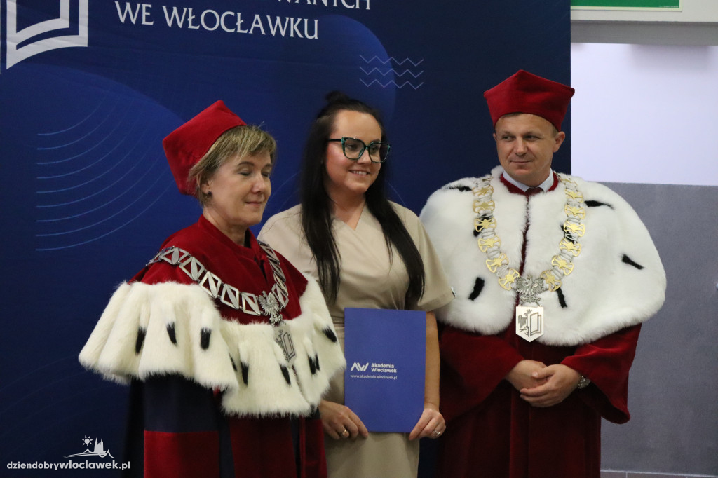 PANS wykształciła nowe pielęgniarki. Tak odbierały dyplomy (FOTO)