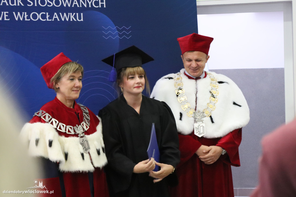 PANS wykształciła nowe pielęgniarki. Tak odbierały dyplomy (FOTO)