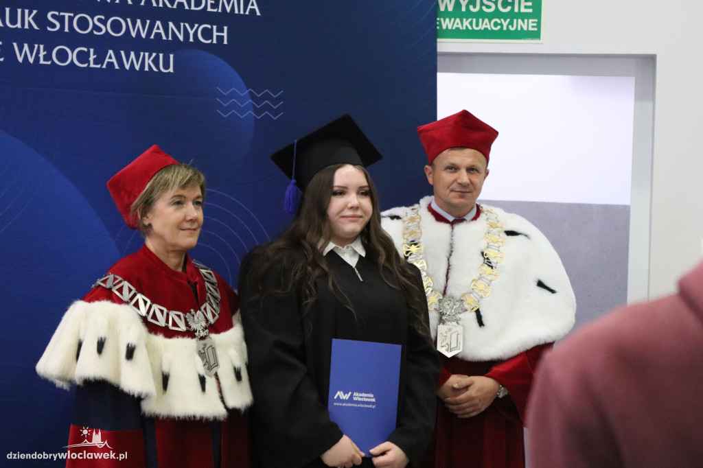 PANS wykształciła nowe pielęgniarki. Tak odbierały dyplomy (FOTO)