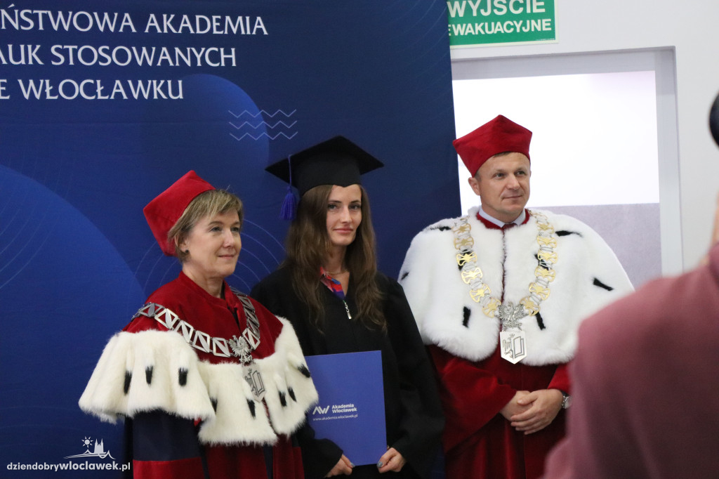 PANS wykształciła nowe pielęgniarki. Tak odbierały dyplomy (FOTO)