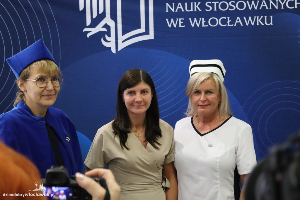PANS wykształciła nowe pielęgniarki. Tak odbierały dyplomy (FOTO)