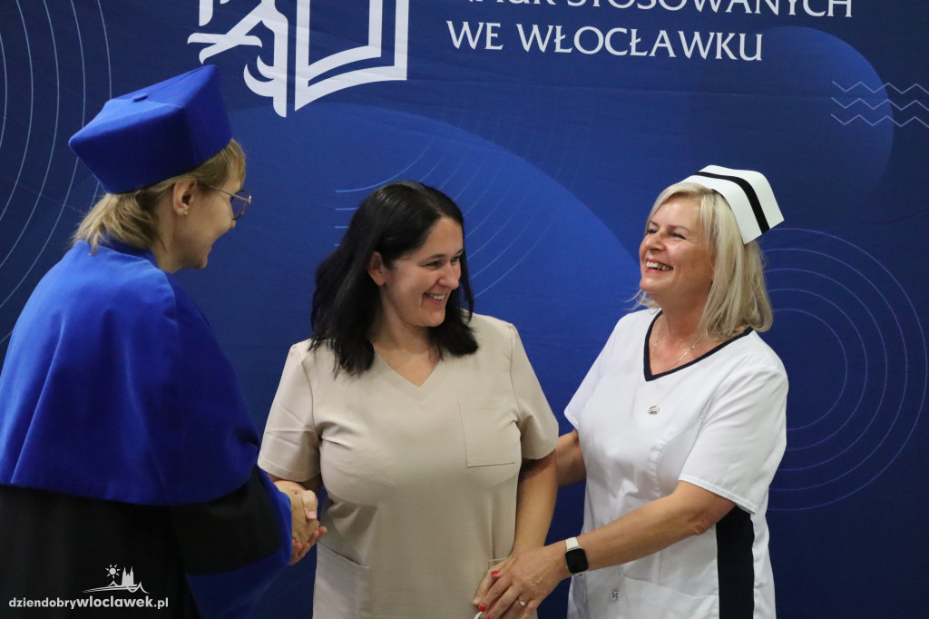PANS wykształciła nowe pielęgniarki. Tak odbierały dyplomy (FOTO)