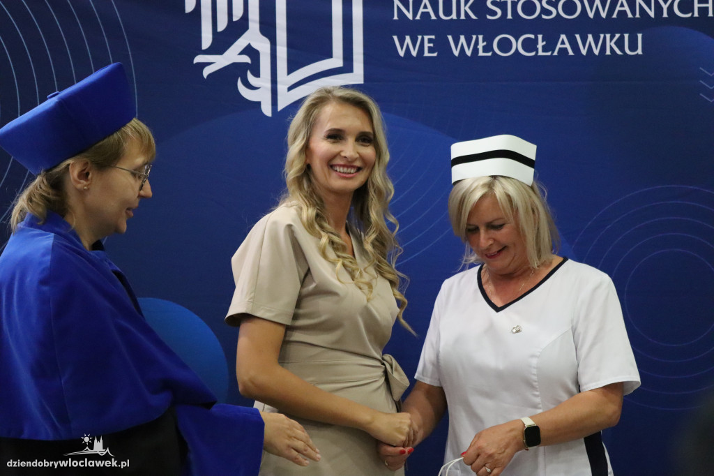 PANS wykształciła nowe pielęgniarki. Tak odbierały dyplomy (FOTO)