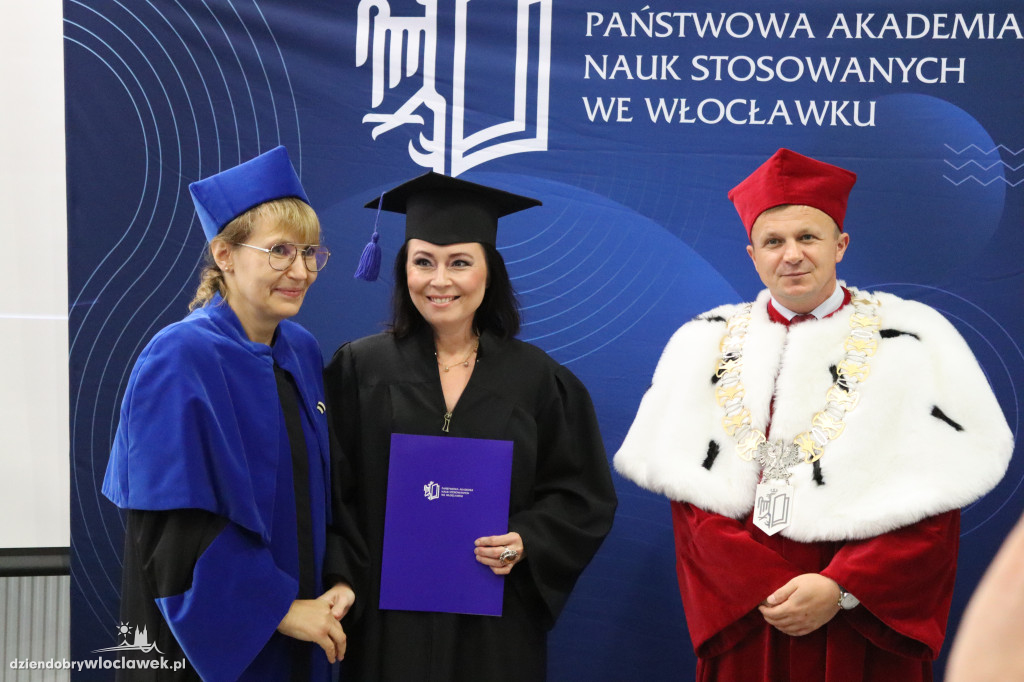 PANS wykształciła nowe pielęgniarki. Tak odbierały dyplomy (FOTO)