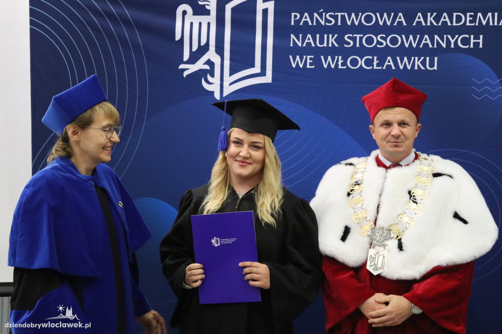PANS wykształciła nowe pielęgniarki. Tak odbierały dyplomy (FOTO)
