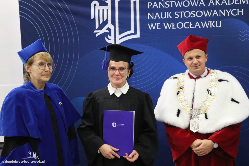 PANS wykształciła nowe pielęgniarki. Tak odbierały dyplomy (FOTO)