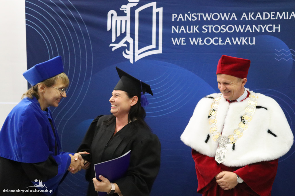 PANS wykształciła nowe pielęgniarki. Tak odbierały dyplomy (FOTO)