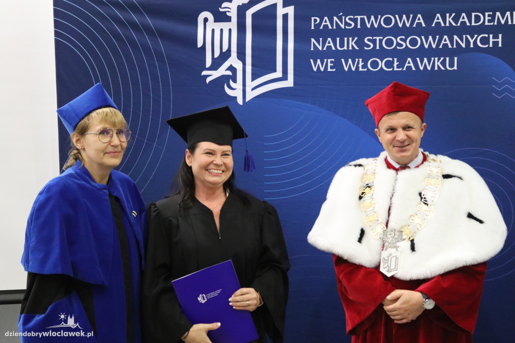 PANS wykształciła nowe pielęgniarki. Tak odbierały dyplomy (FOTO)