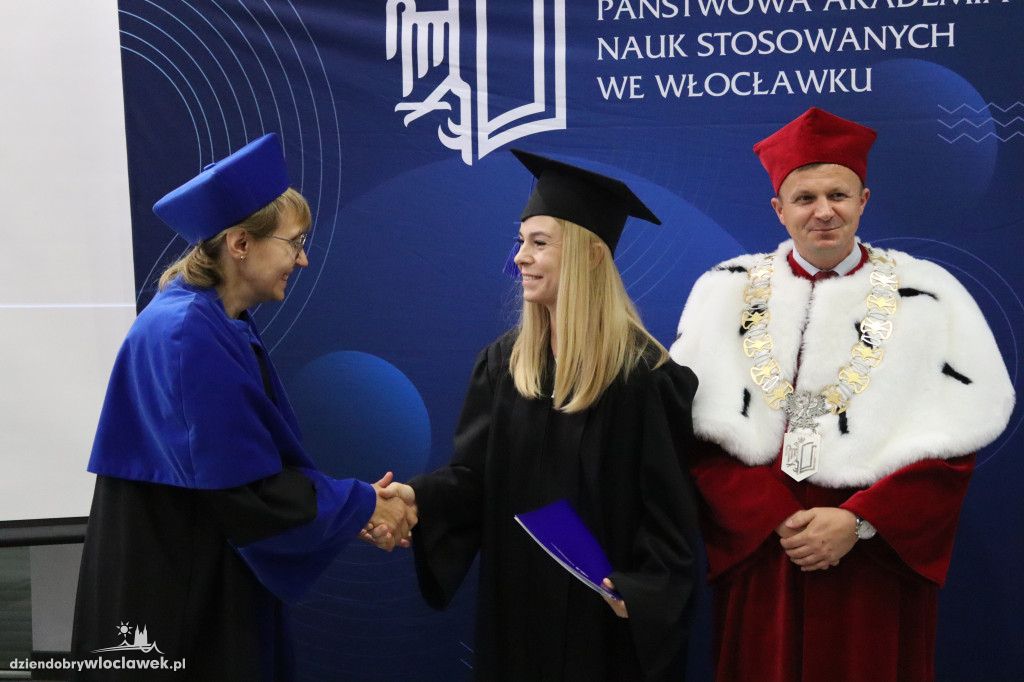 PANS wykształciła nowe pielęgniarki. Tak odbierały dyplomy (FOTO)