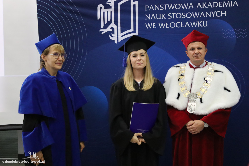 PANS wykształciła nowe pielęgniarki. Tak odbierały dyplomy (FOTO)