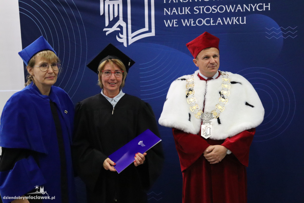 PANS wykształciła nowe pielęgniarki. Tak odbierały dyplomy (FOTO)
