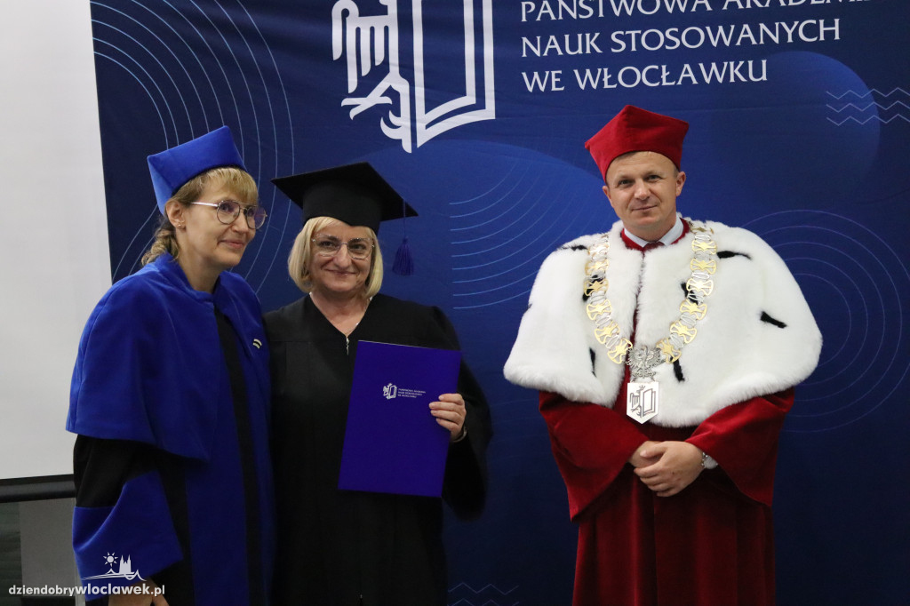 PANS wykształciła nowe pielęgniarki. Tak odbierały dyplomy (FOTO)