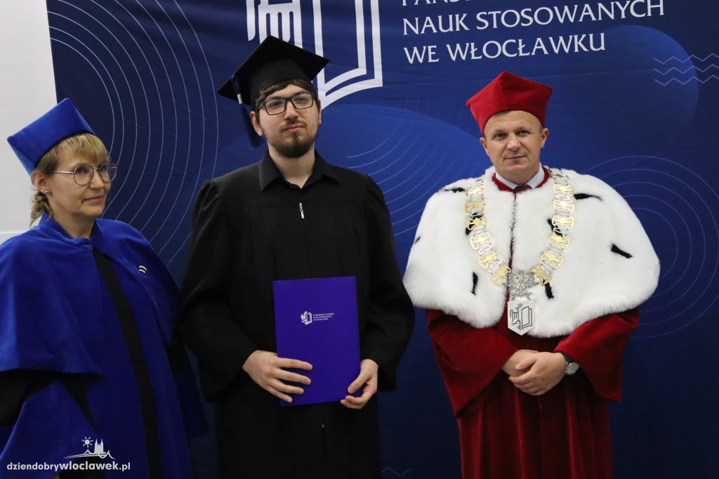 PANS wykształciła nowe pielęgniarki. Tak odbierały dyplomy (FOTO)