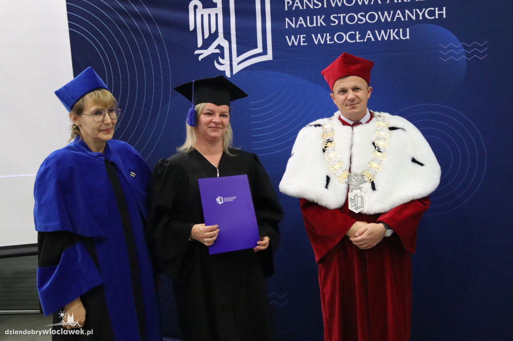 PANS wykształciła nowe pielęgniarki. Tak odbierały dyplomy (FOTO)