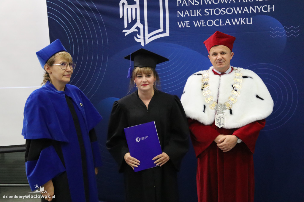 PANS wykształciła nowe pielęgniarki. Tak odbierały dyplomy (FOTO)