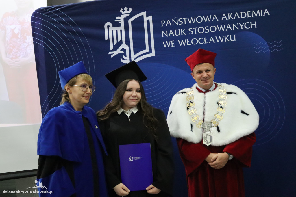 PANS wykształciła nowe pielęgniarki. Tak odbierały dyplomy (FOTO)