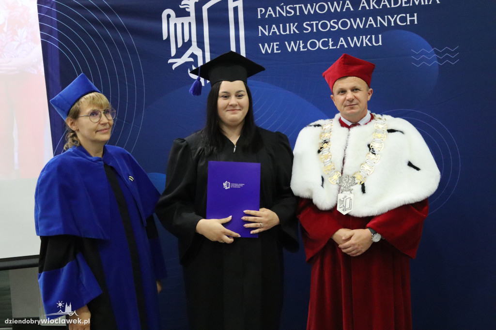 PANS wykształciła nowe pielęgniarki. Tak odbierały dyplomy (FOTO)