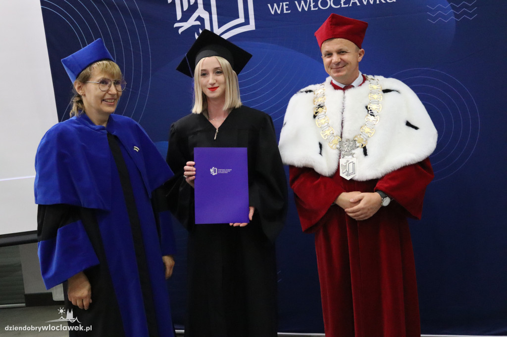 PANS wykształciła nowe pielęgniarki. Tak odbierały dyplomy (FOTO)