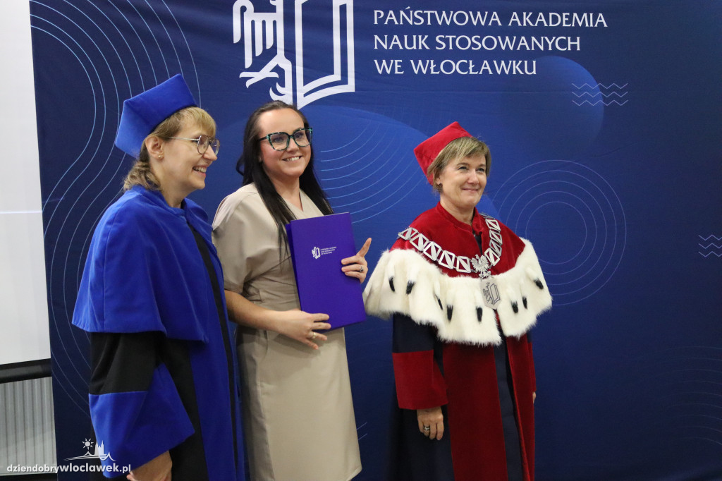 PANS wykształciła nowe pielęgniarki. Tak odbierały dyplomy (FOTO)