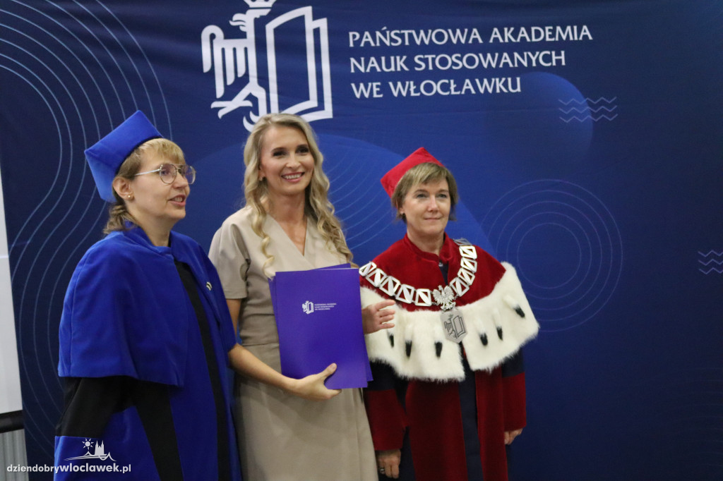 PANS wykształciła nowe pielęgniarki. Tak odbierały dyplomy (FOTO)