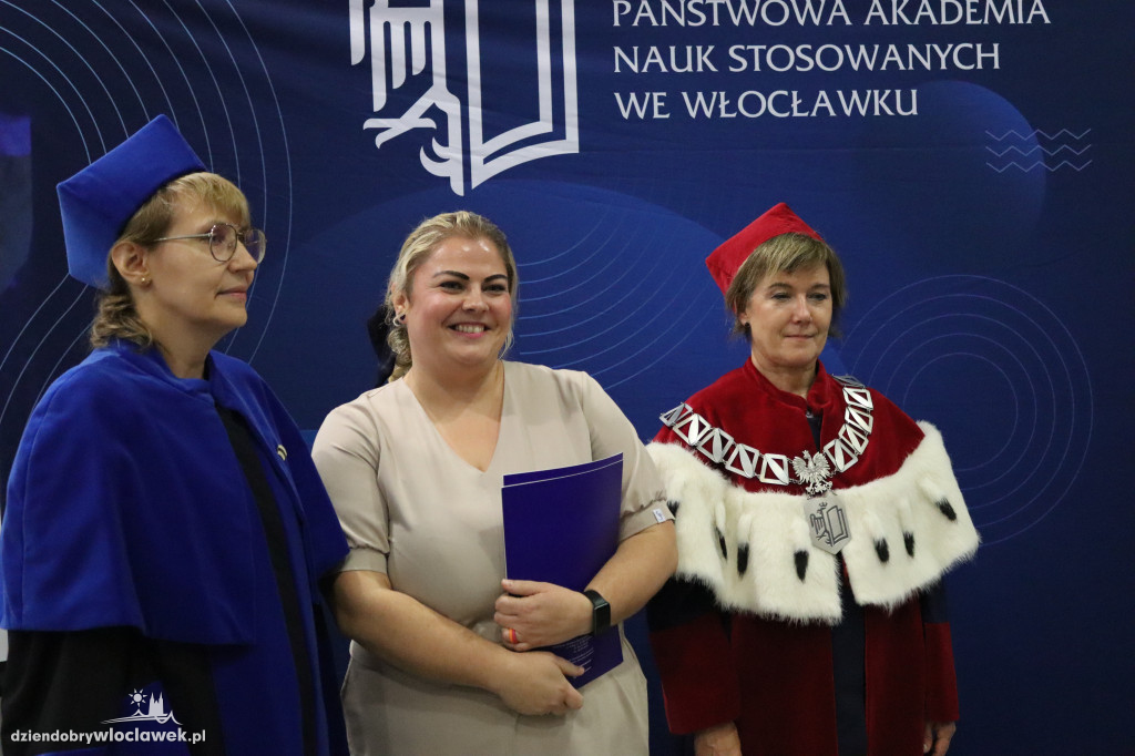 PANS wykształciła nowe pielęgniarki. Tak odbierały dyplomy (FOTO)