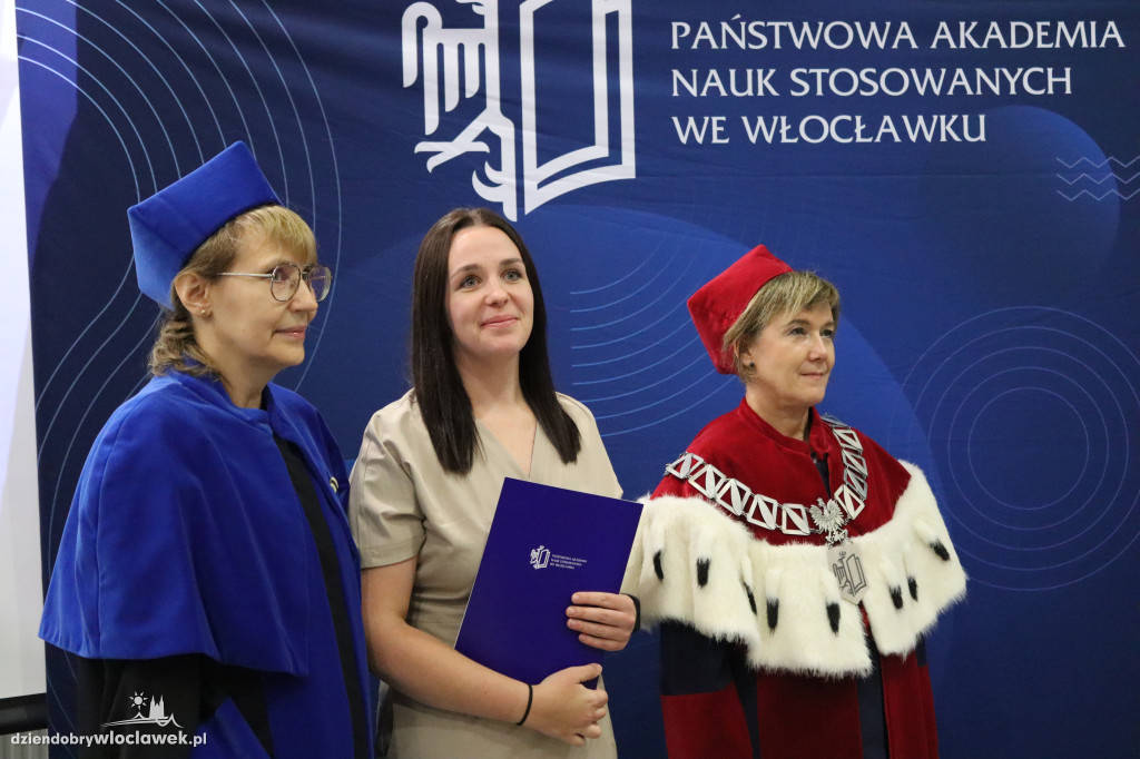 PANS wykształciła nowe pielęgniarki. Tak odbierały dyplomy (FOTO)