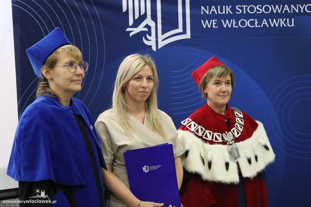 PANS wykształciła nowe pielęgniarki. Tak odbierały dyplomy (FOTO)