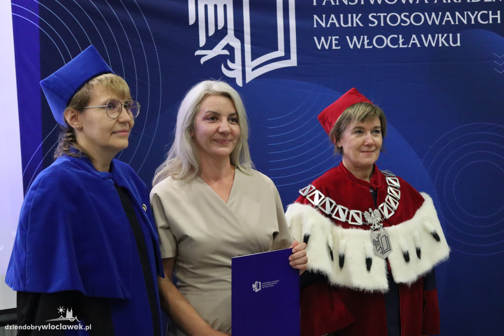 PANS wykształciła nowe pielęgniarki. Tak odbierały dyplomy (FOTO)