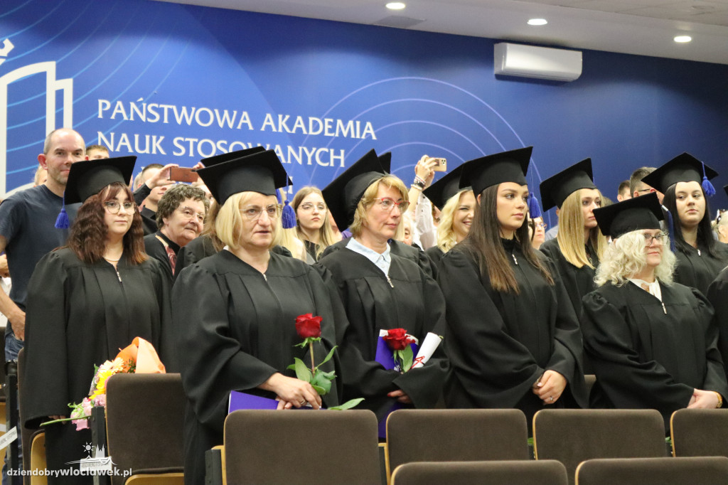 PANS wykształciła nowe pielęgniarki. Tak odbierały dyplomy (FOTO)