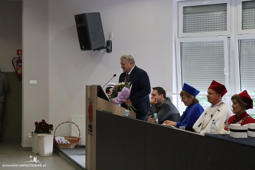 PANS wykształciła nowe pielęgniarki. Tak odbierały dyplomy (FOTO)
