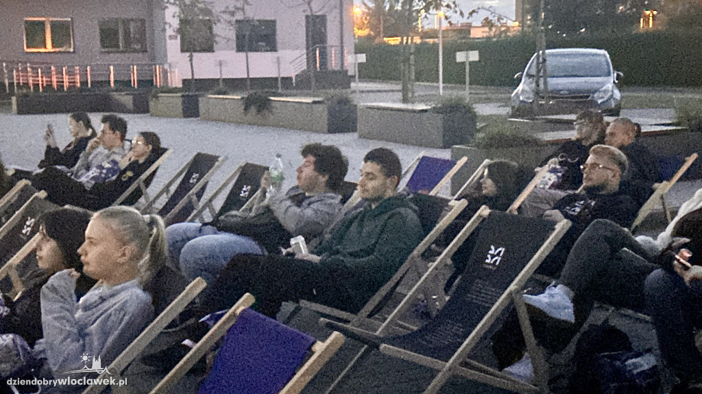Uczelniane kino plenerowe