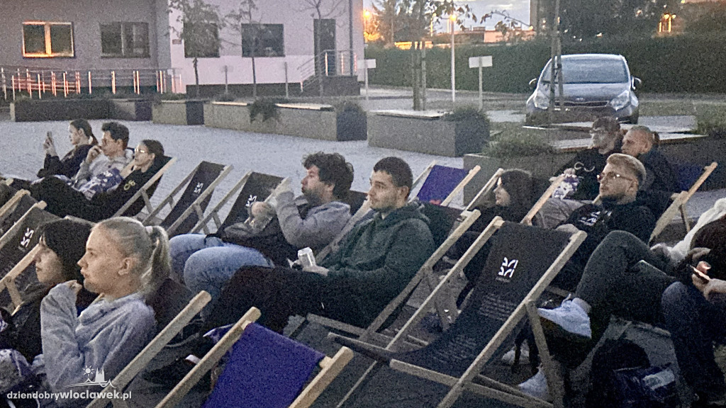 Uczelniane kino plenerowe