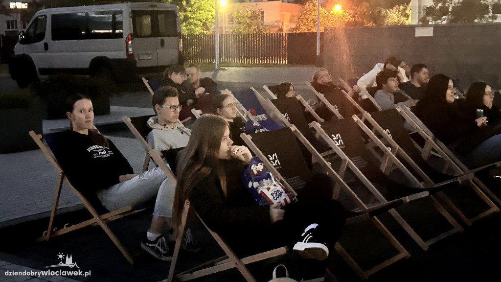 Uczelniane kino plenerowe