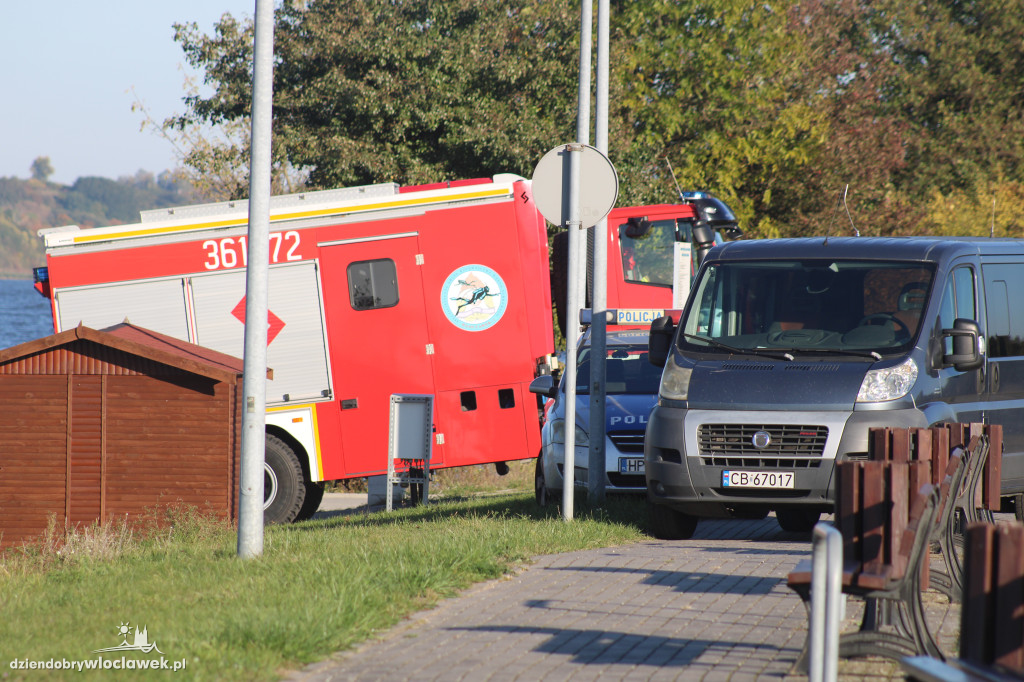 Mężczyzna wypadł z łodzi na Wiśle przy Płockiej