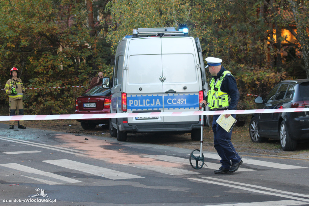 Wypadek w Michelinie - dostawczak dachował