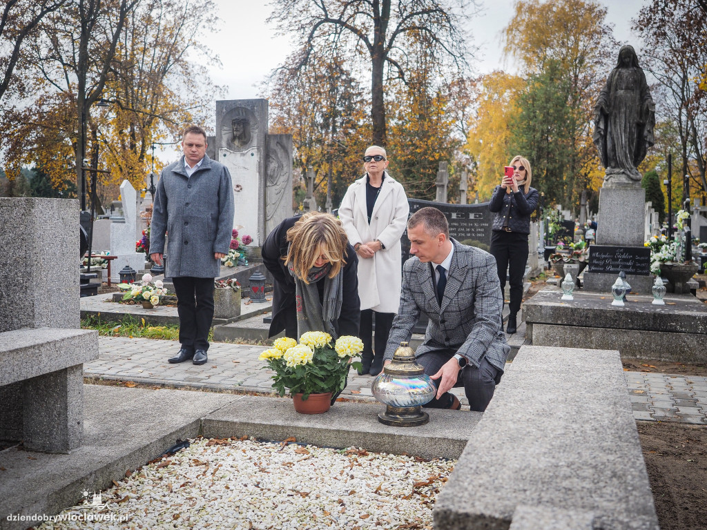 Władze miasta na grobach zasłużonych włocławian